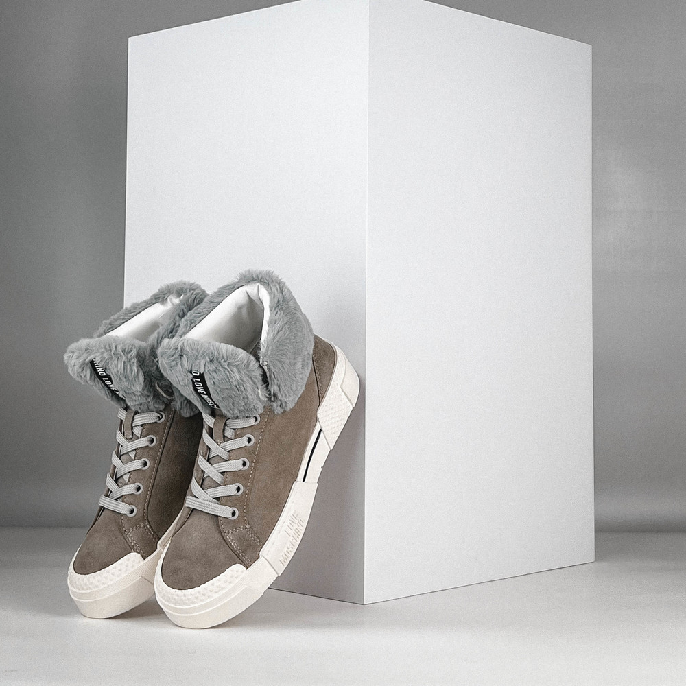 Кроссовки с мехом Бежевый Кроссовки Обувь Женщинам