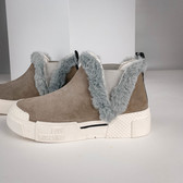 Кроссовки Бежевый Кроссовки Обувь Женщинам