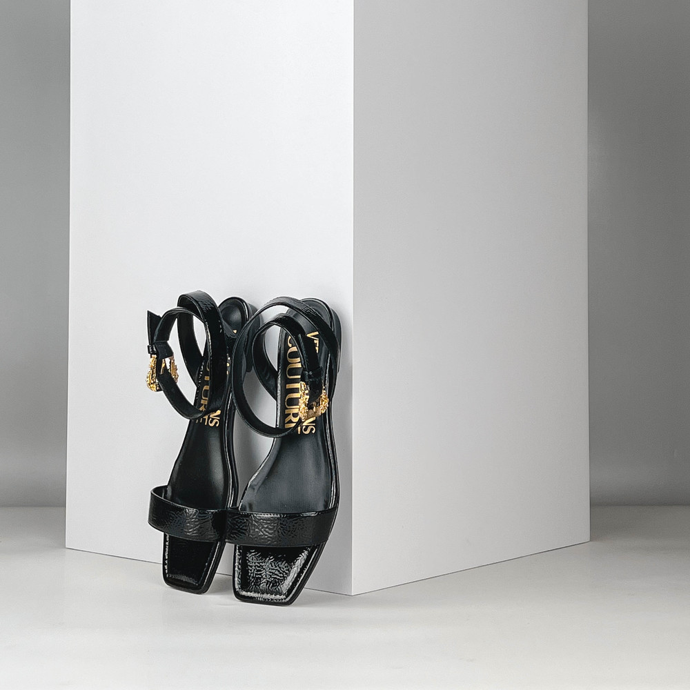 Босоножки Черный Босоножки Обувь Женщинам